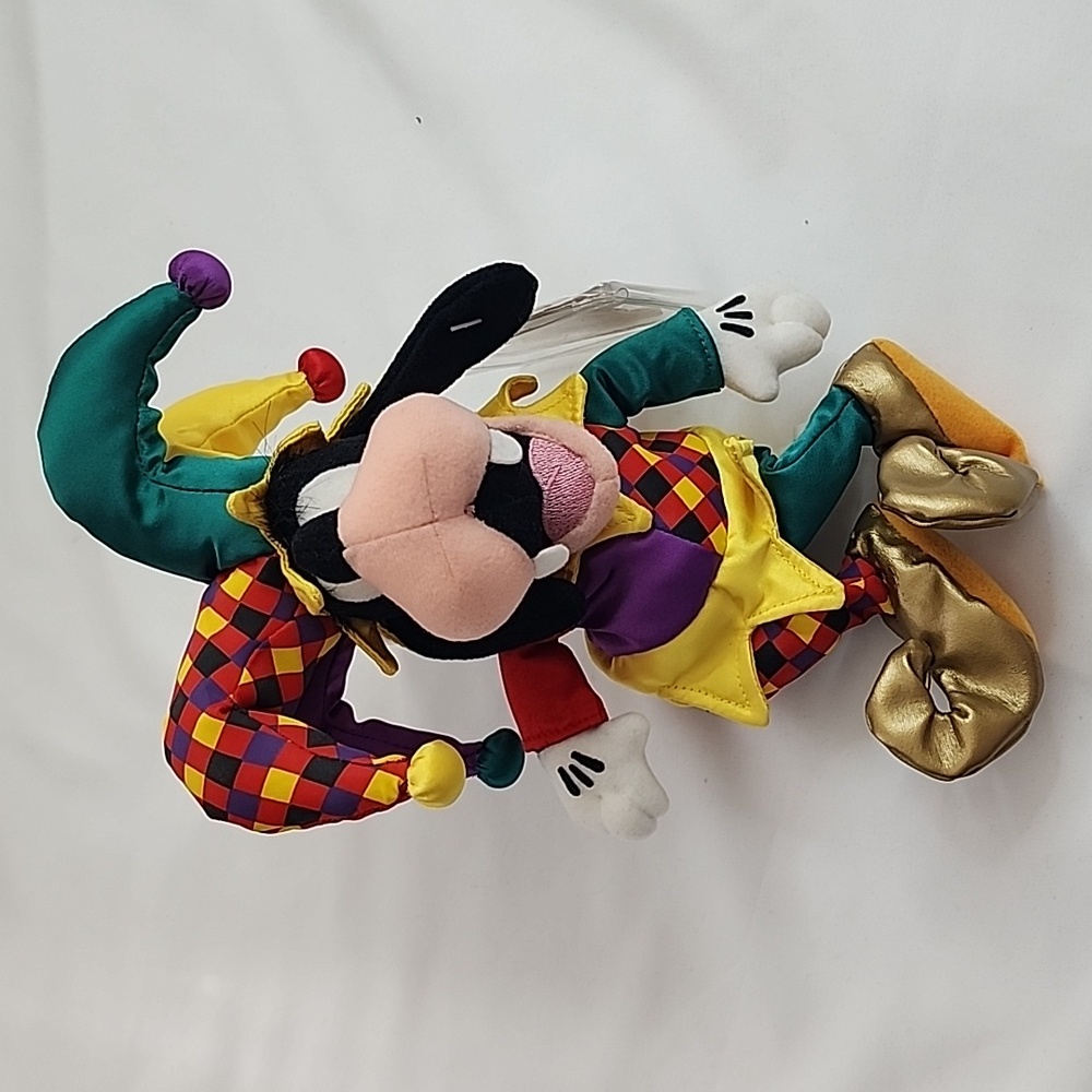 NWT Disneyland Mouseketoys Jester Goofy Beanie Plush